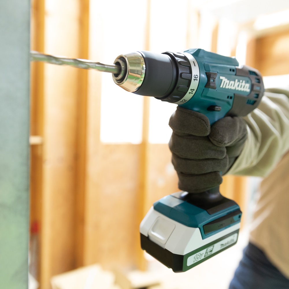 Дрель аккумуляторная Makita DF 488 DWE DF488DWE
